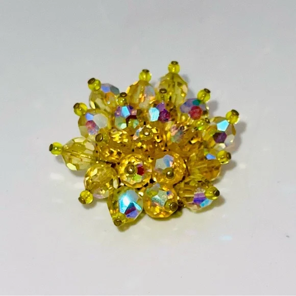 RELISTED Vintage Lemon Yellow Faceted Rhinestone and Brass Flower Brooch - Picture 4 of 14
